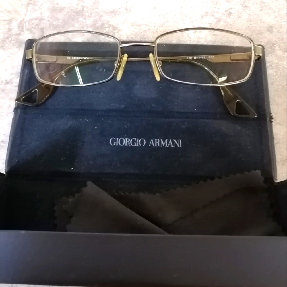 Eyeglasses frames with box and cloth